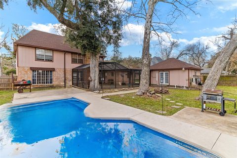 Tiny photo for 105 Poinciana Street Street, Lake Jackson, TX 77566 (MLS # 49515180)