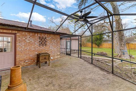 Tiny photo for 105 Poinciana Street Street, Lake Jackson, TX 77566 (MLS # 49515180)