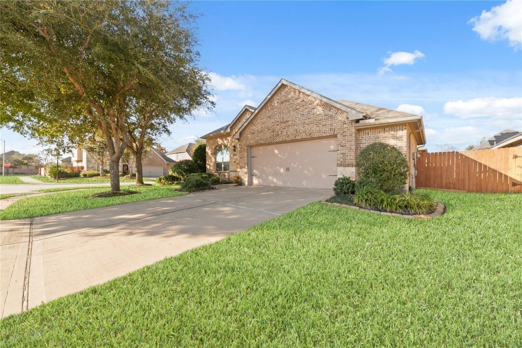 Photo of 16726 Aliana Lakes Court, Richmond, TX 77407 (MLS # 50587759)