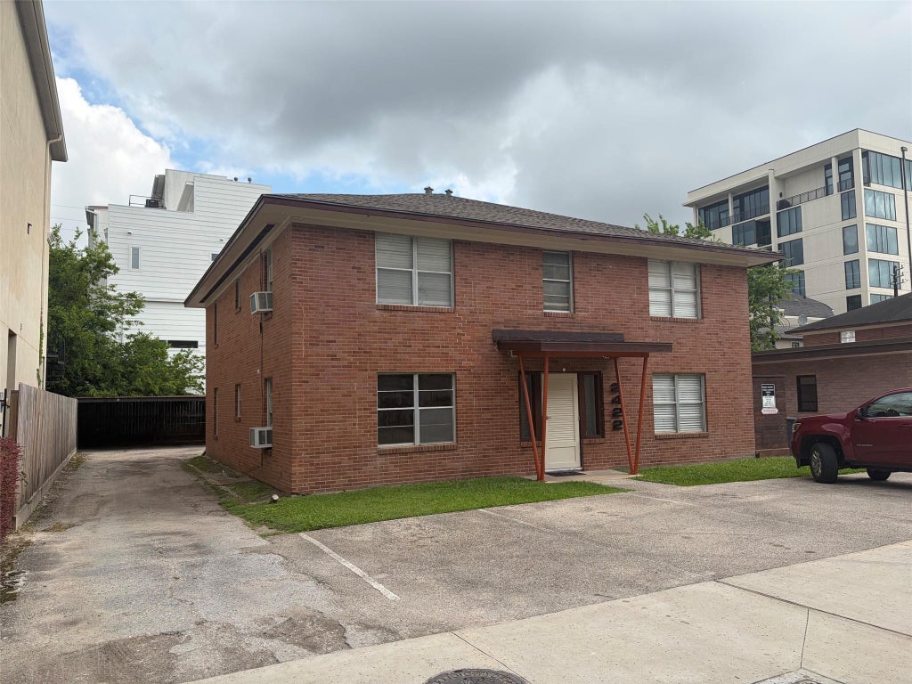Photo of 2422 Richton Street #1, Houston, TX 77098 (MLS # 76111001)