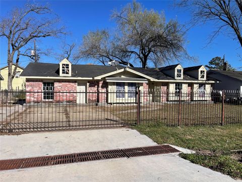 Photo of 1527 Debeney Drive, Houston, TX 77039 (MLS # 5924494)