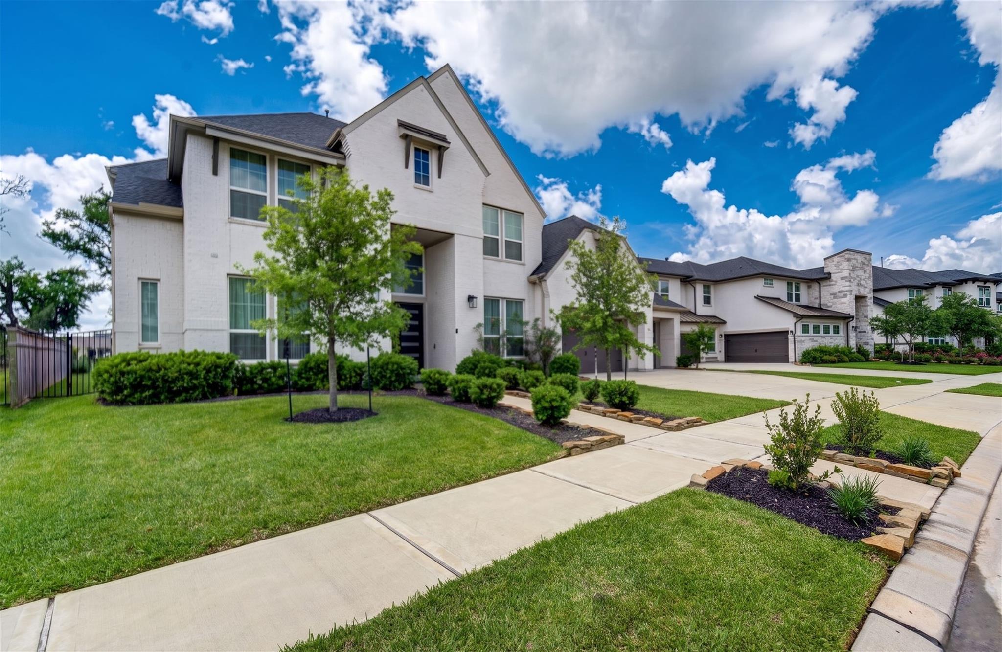 10318 Fountain Shore Drive