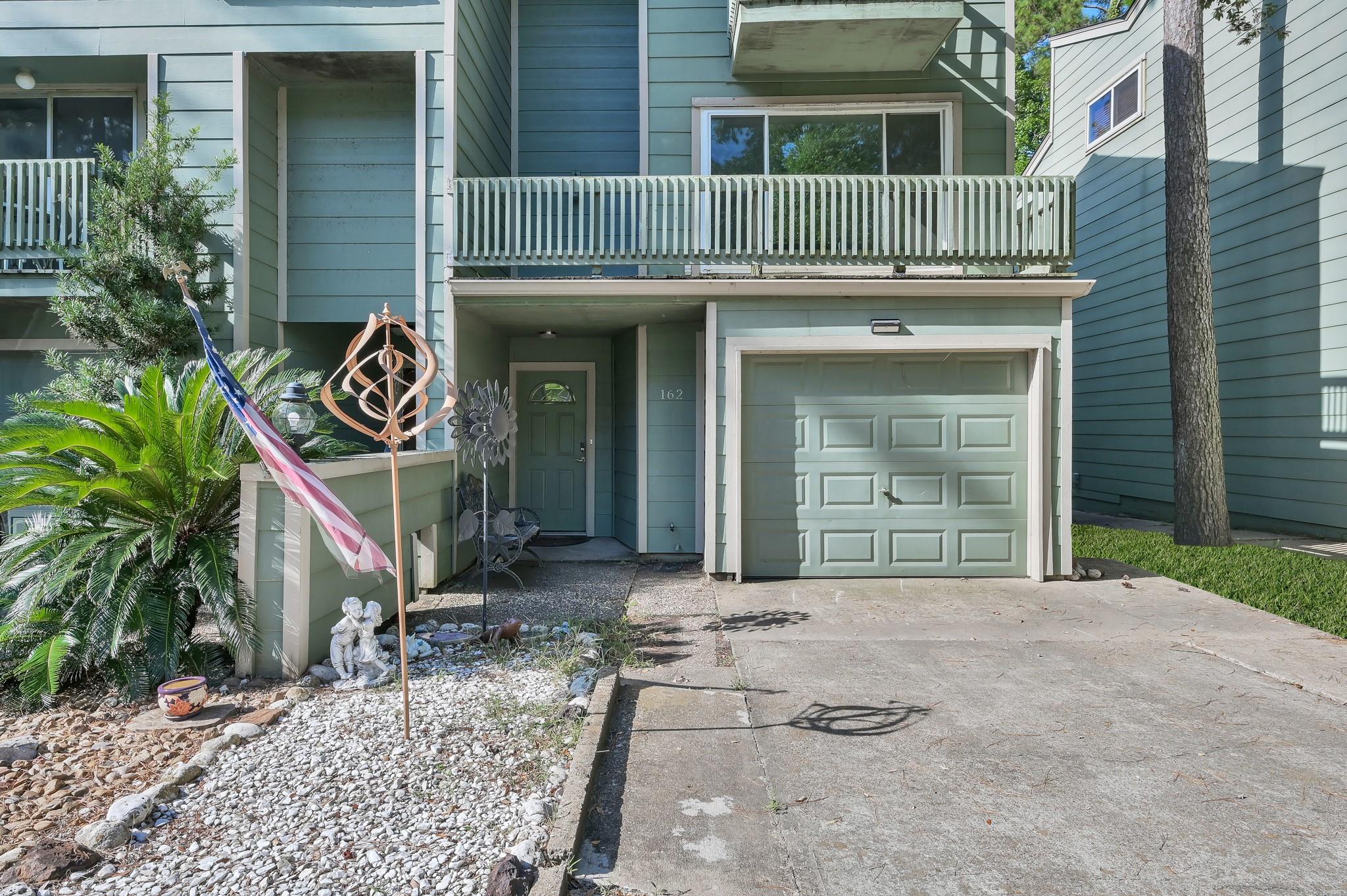 162 Villa Way