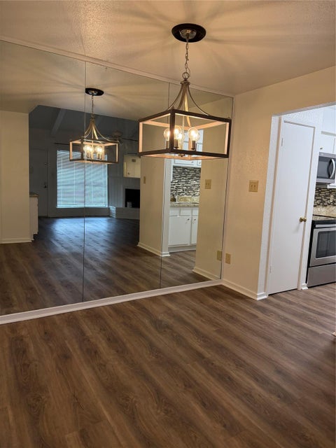 Photo of 1100 Augusta Drive #46, Houston, TX 77057 (MLS # 68106890)