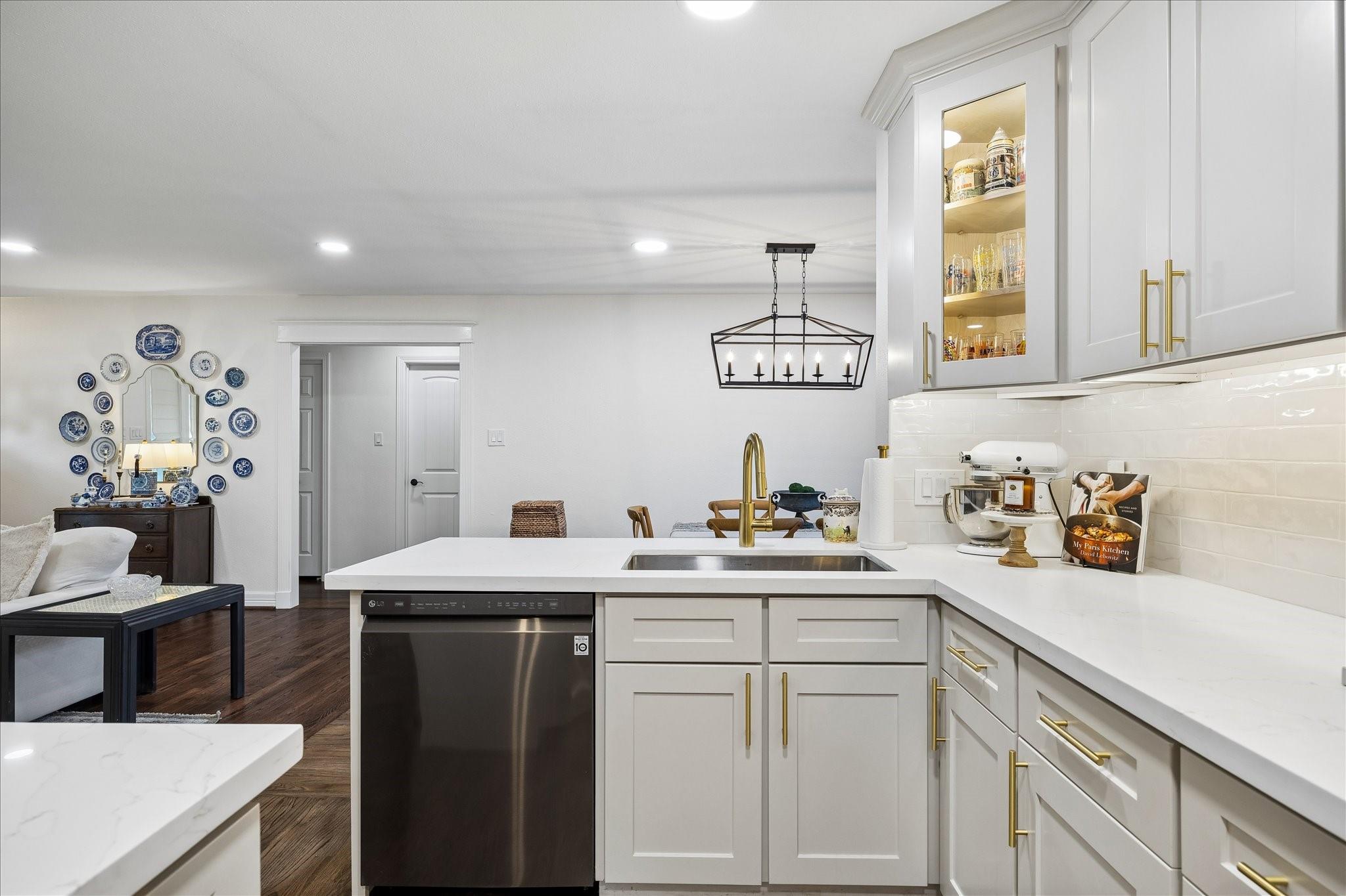 5417 Nina Lee Lane