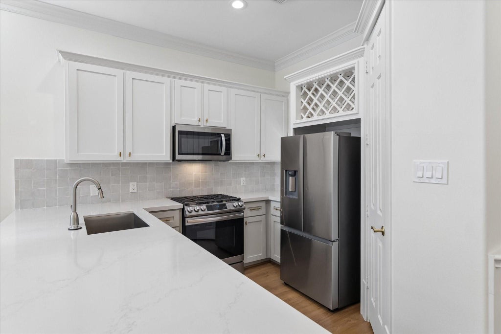 Photo of 1130 W 23rd Street, Houston, TX 77008 (MLS # 51876433)