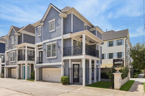 Photo of 1130 W 23rd Street, Houston, TX 77008 (MLS # 51876433)