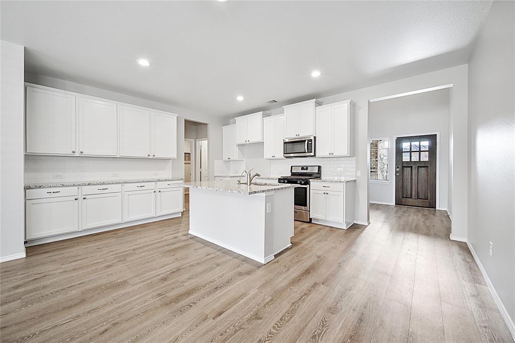 9295 Inland Leather Lane