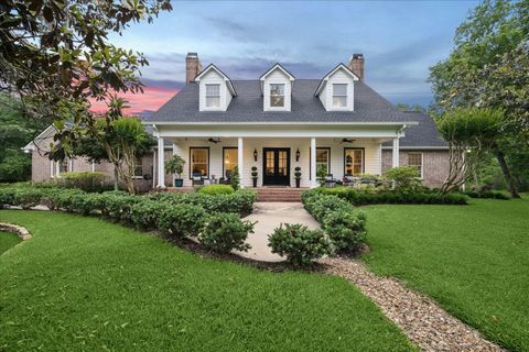 Photo of 2119 Darby Lane, Fresno, TX 77545 (MLS # 42995232)