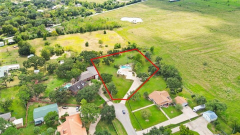 Photo of 4003 Country Trails Street, Alvin, TX 77511 (MLS # 60753370)