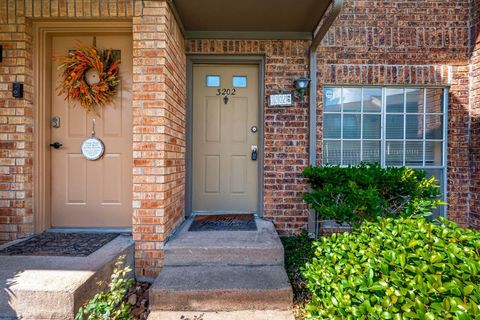 Photo of 11201 Lynbrook Drive #3202, Houston, TX 77042 (MLS # 83686727)