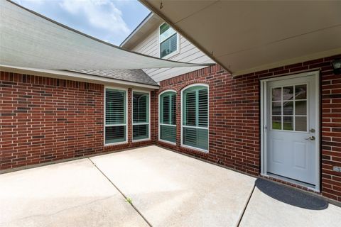Tiny photo for 2118 Cypress Run Drive, Sugar Land, TX 77478 (MLS # 81003572)
