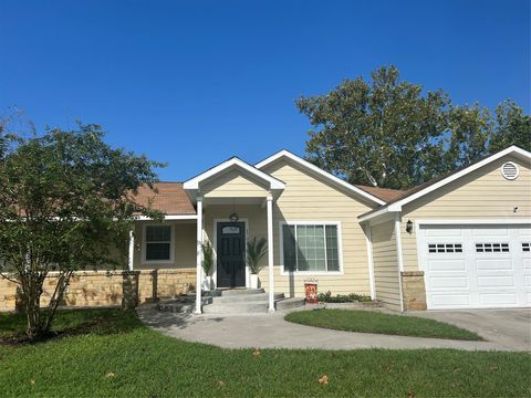 Photo of 1702 Rampart Street, Columbus, TX 78934 (MLS # 92578661) Photo of 1702 Rampart Street, Columbus, TX 78934 (MLS # 92578661)
