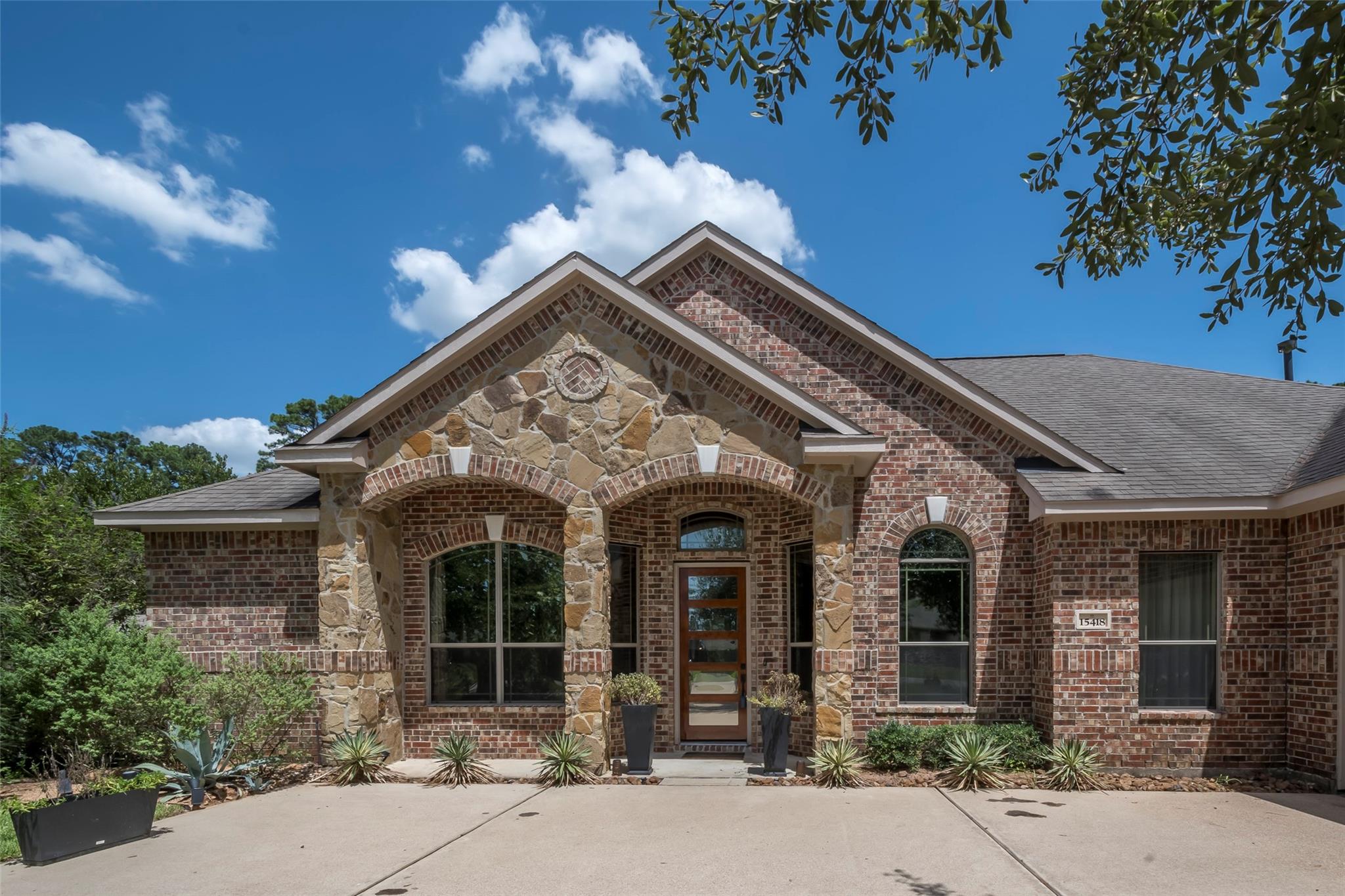 15418 Kenny Drive