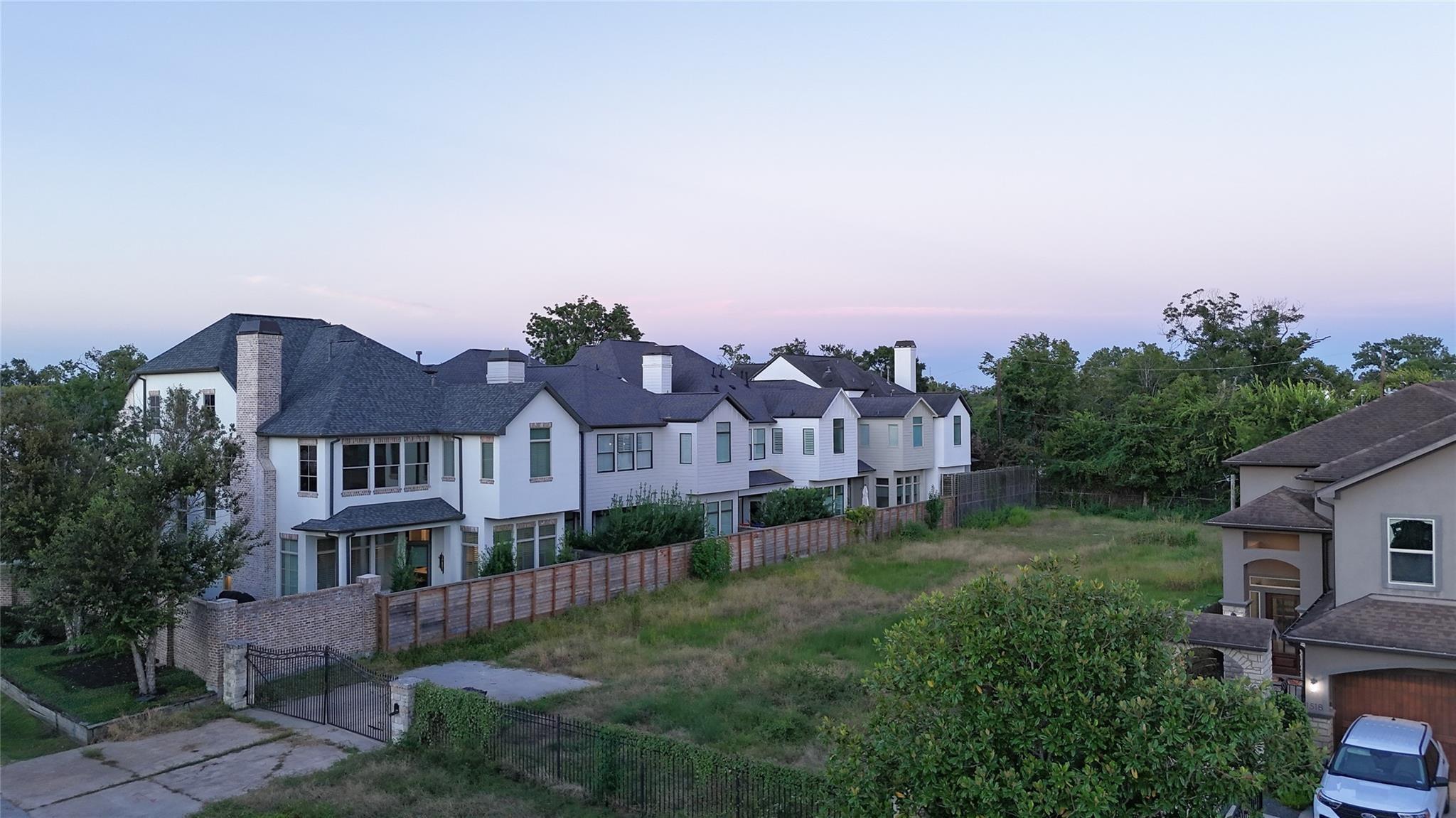 1520 Whispering Pines Dr