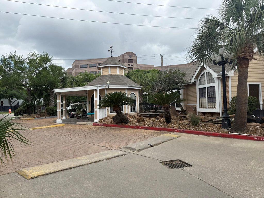 Photo of 2300 Old Spanish Trail #2069, Houston, TX 77054 (MLS # 82514229)