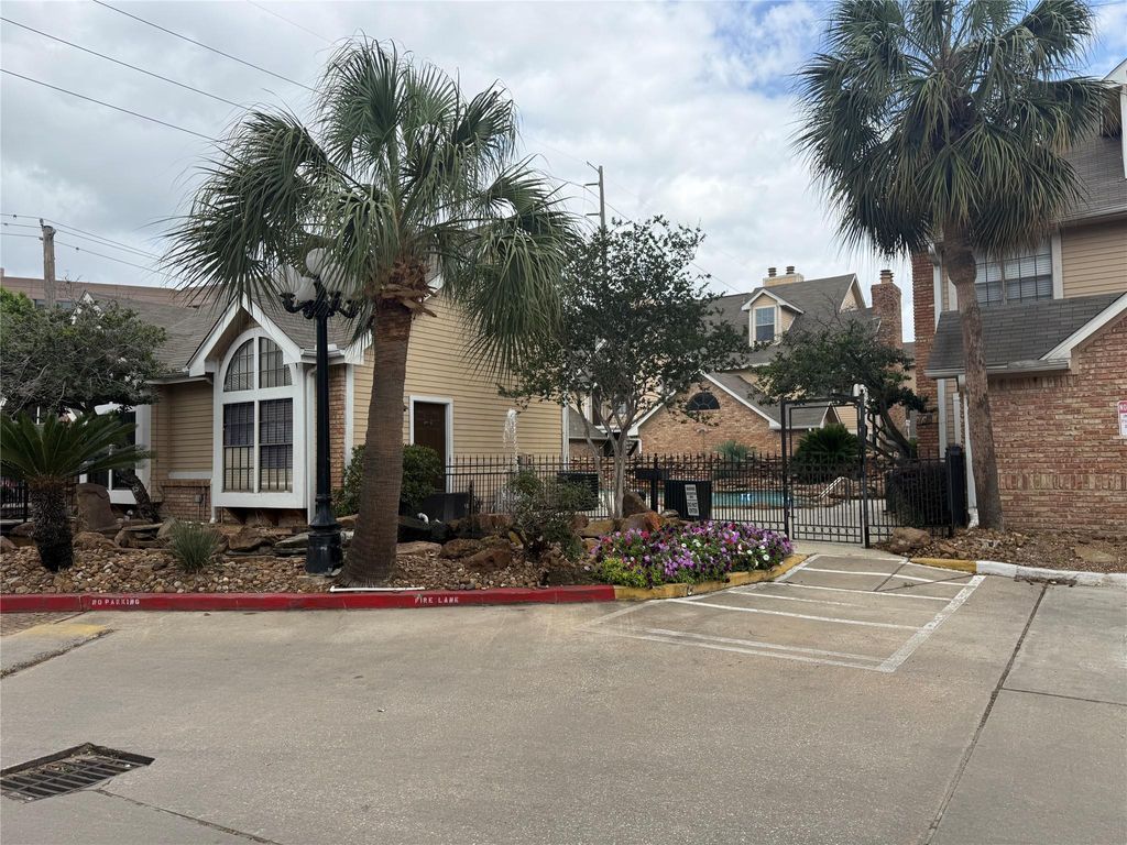 Photo of 2300 Old Spanish Trail #2069, Houston, TX 77054 (MLS # 82514229)