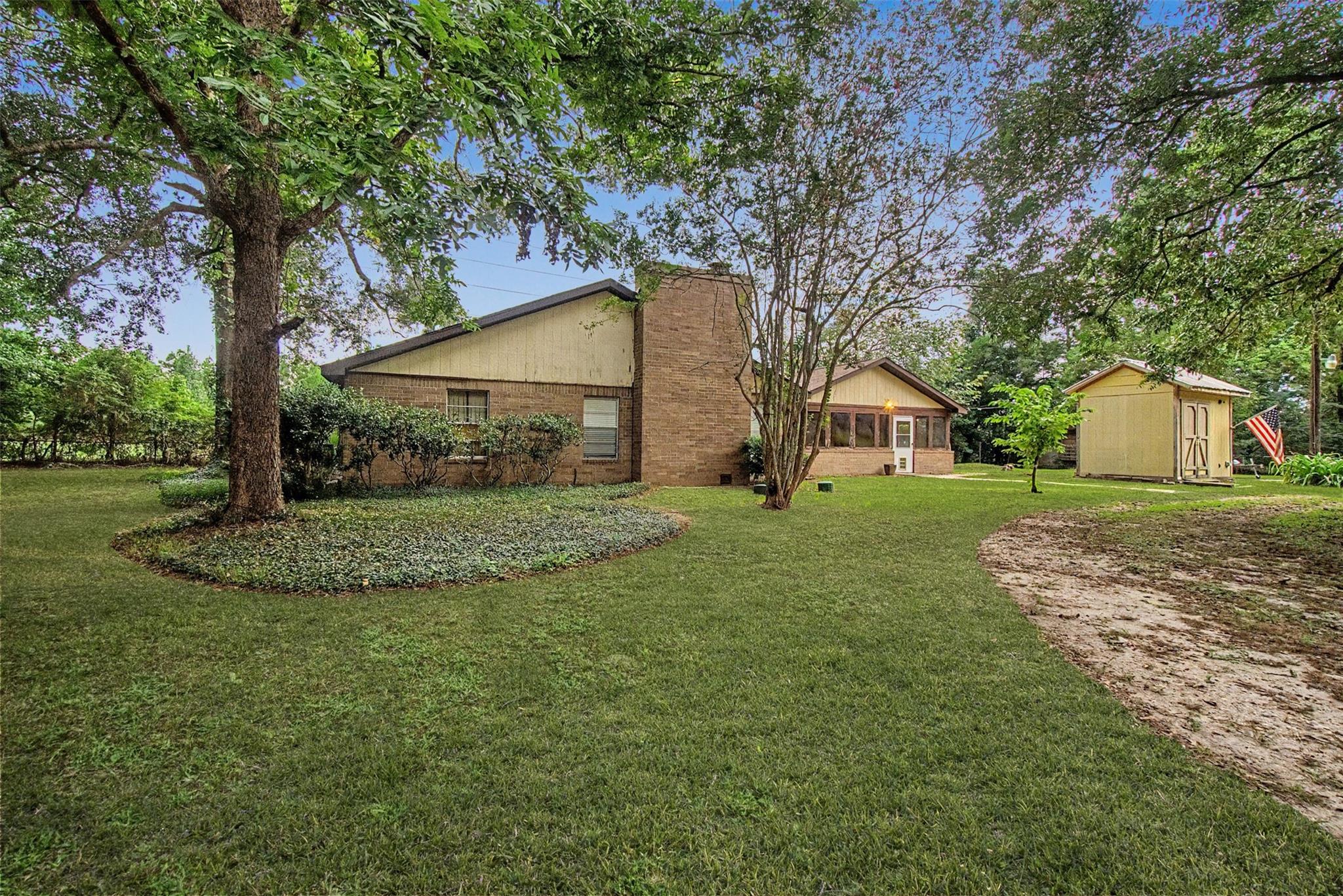 6556 Golden Oaks Drive