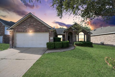 Photo of 8714 Seven Pines Lane, Houston, TX 77083 (MLS # 51569619)