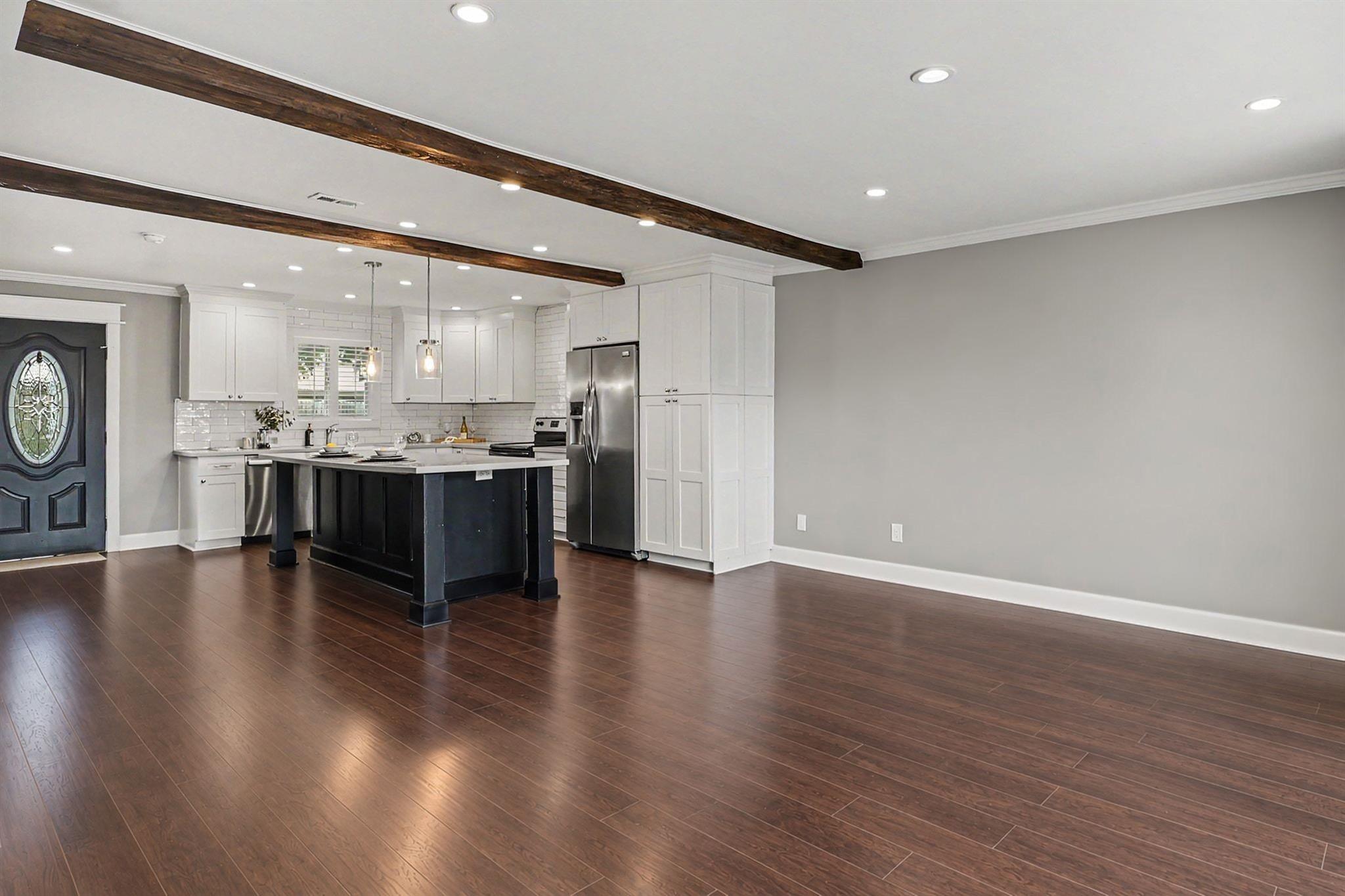 18206 Heritage Lane 8206