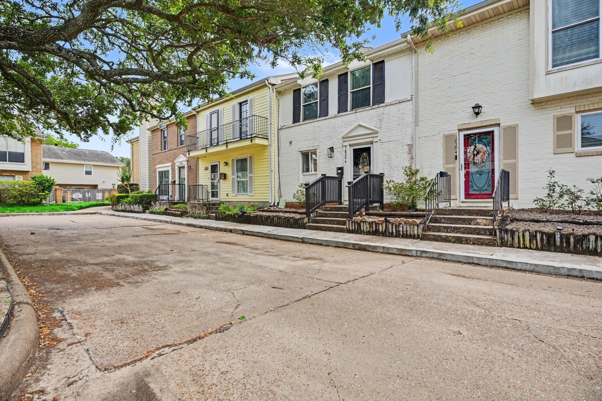 18206 Heritage Lane 8206