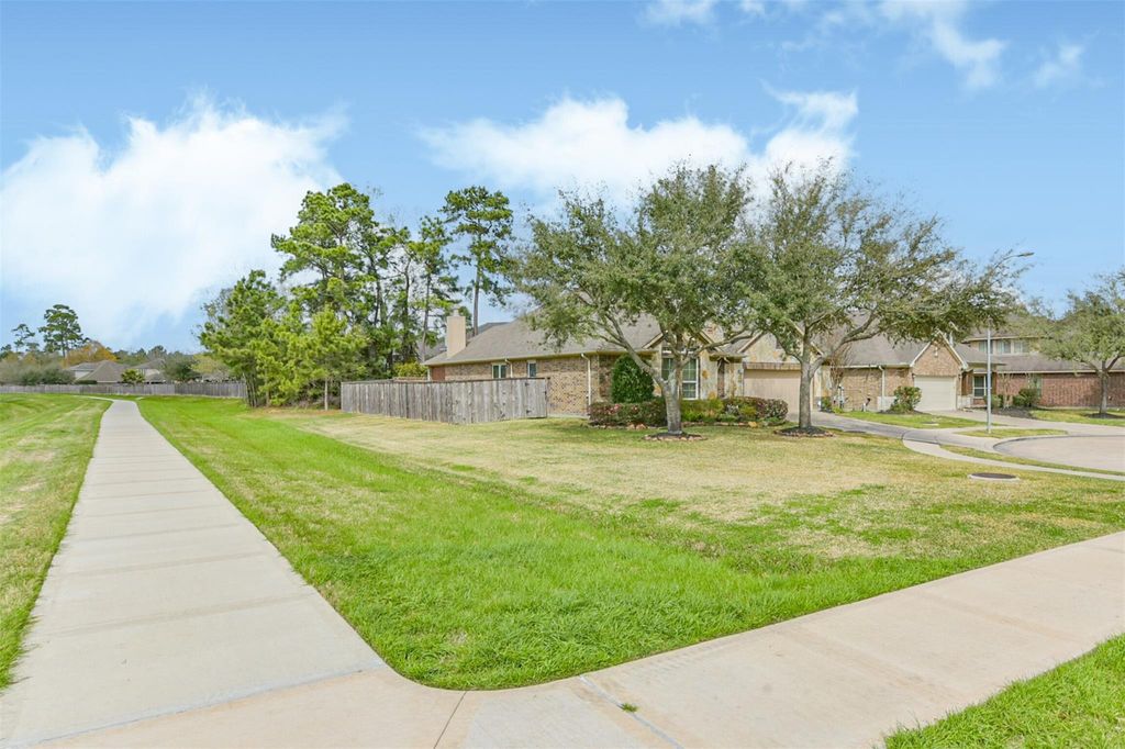 Photo of 17303 Cumberland Park Lane, Humble, TX 77346 (MLS # 10372587)