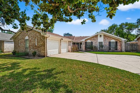 Photo of 2107 Briargreen Drive, Houston, TX 77077 (MLS # 70362121)