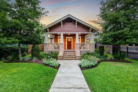 Photo of 1615 Columbia Street, Houston, TX 77008 (MLS # 49711661)