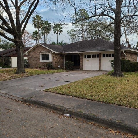Photo of 1510 Neptune Lane, Houston, TX 77062 (MLS # 47402860)