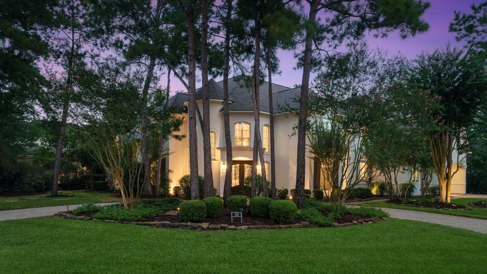 39 N Palmiera Circle
