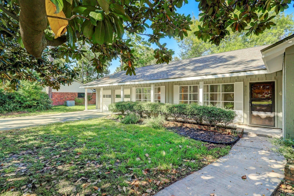 Photo of 9208 Rangely Drive, Houston, TX 77055 (MLS # 56195600)