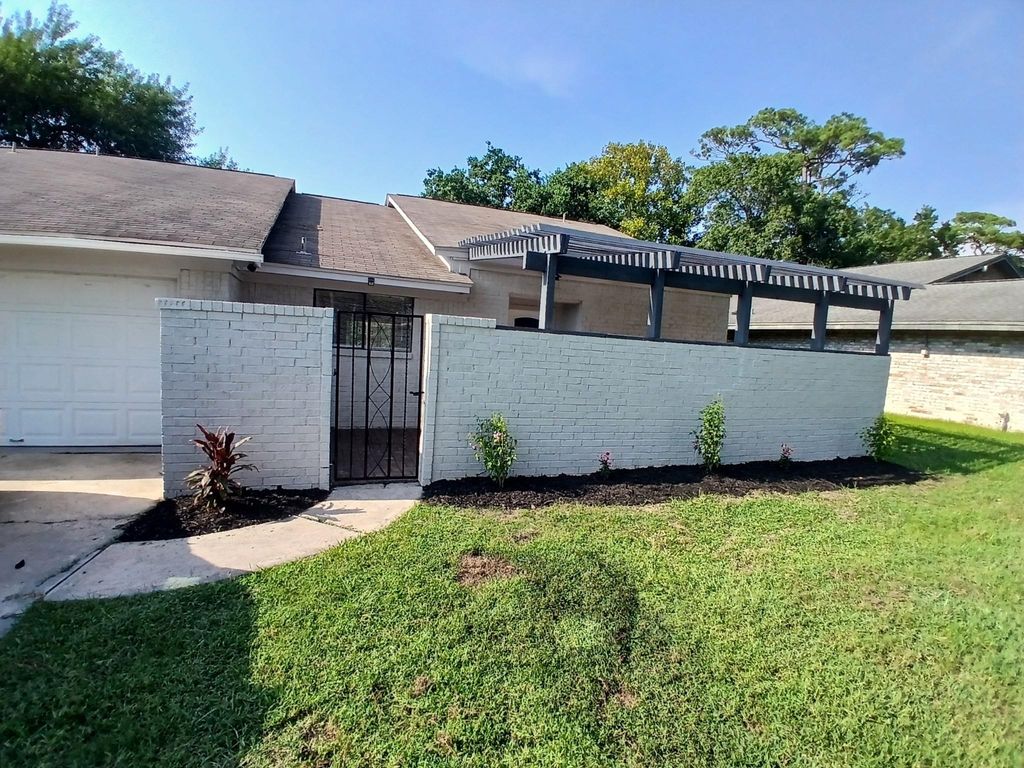 Photo of 3302 Tompkins Drive, Baytown, TX 77521 (MLS # 53170617)