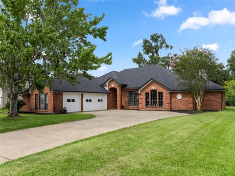 Photo of 2221 Lake Forrest Drive, West Columbia, TX 77486 (MLS # 93921400) Photo of 2221 Lake Forrest Drive, West Columbia, TX 77486 (MLS # 93921400)