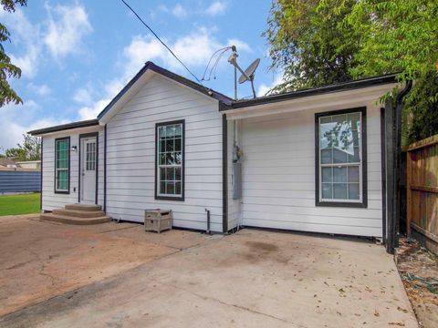 723 Doverside Street Houston TX 77022