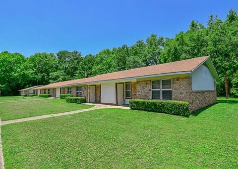 Photo of 501 Martin Luther King St, Jefferson, TX 75657 (MLS # 37745243)