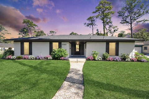 Photo of 3013 Woodland Drive, Dickinson, TX 77539 (MLS # 42747696)