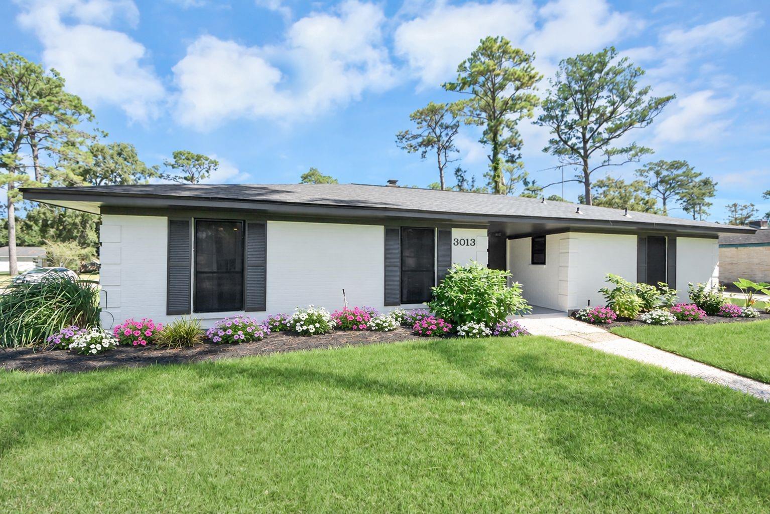 3013 Woodland Drive