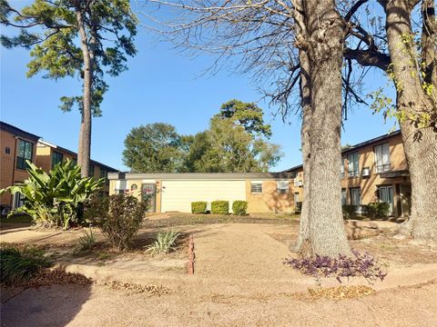 Photo of 3629 N Macgregor Way #137, Houston, TX 77004 (MLS # 2196882)