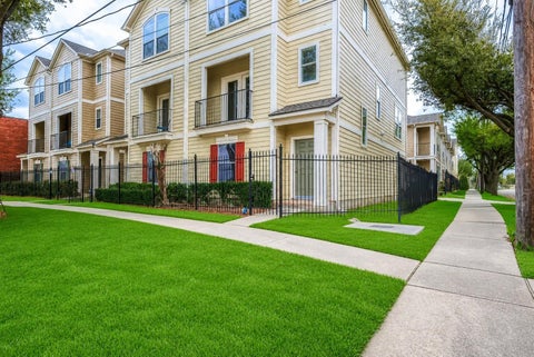Photo of 1119 Palmer Street, Houston, TX 77003 (MLS # 67206080)