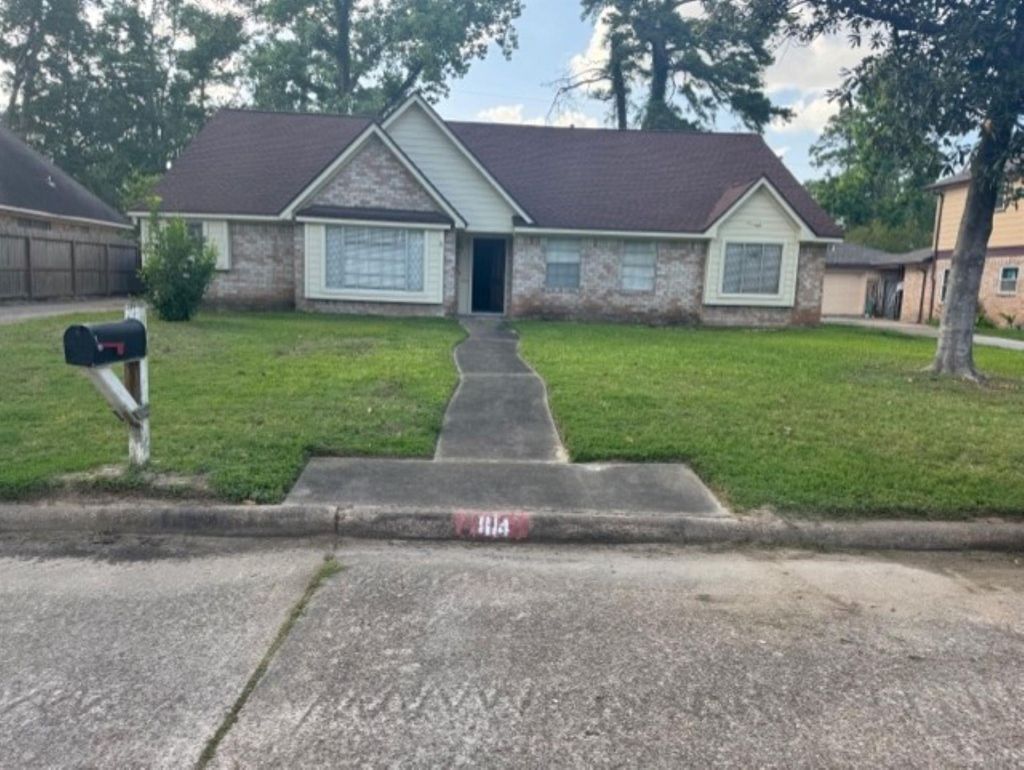 Photo of 1114 Manatee Lane, Houston, TX 77090 (MLS # 26519506)