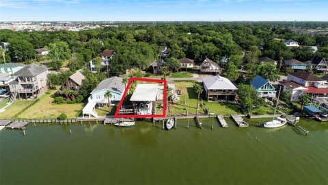 Photo of 2130 Cove Park Drive, Kemah, TX 77565 (MLS # 10852859)