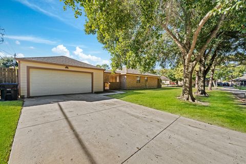 Photo of 11503 High Star Drive, Houston, TX 77072 (MLS # 10982948)