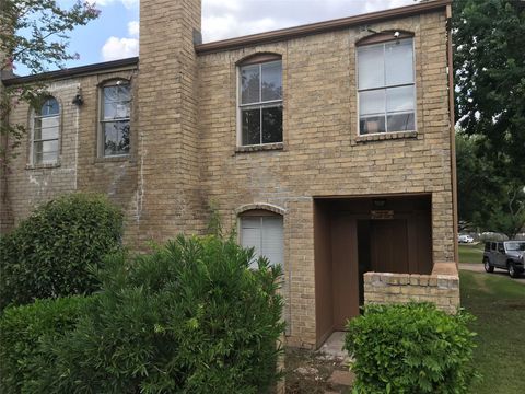 Photo of 8646 Maplecrest Drive, Houston, TX 77099 (MLS # 93433793)