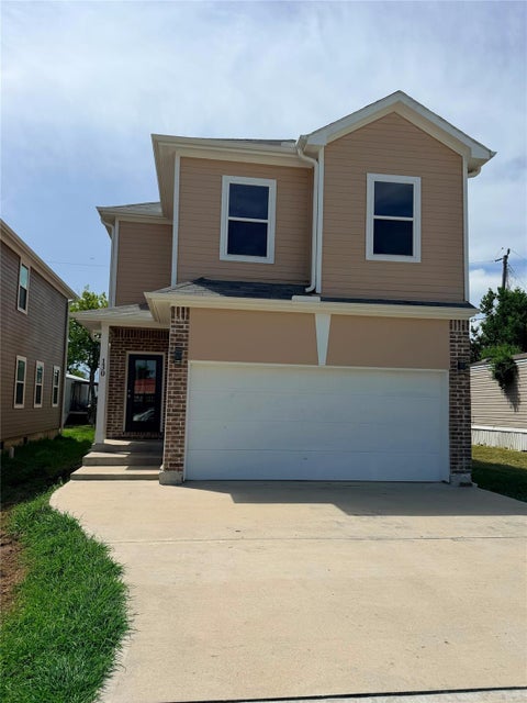 Homes For Rent - 130 Flamingo Bight<br/> Harris County, Baytown, TX 77523