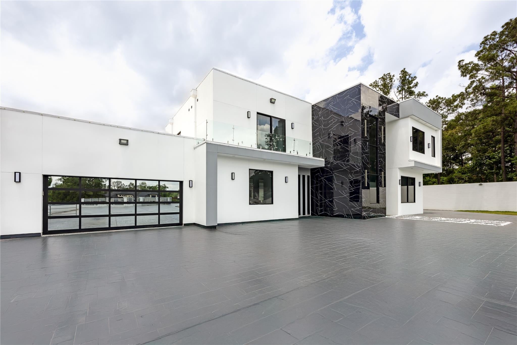 19315 Desna Court