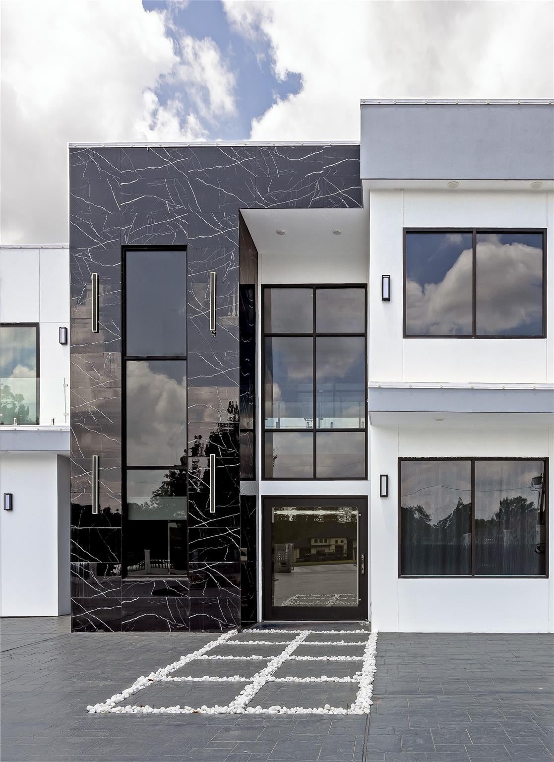 19315 Desna Court