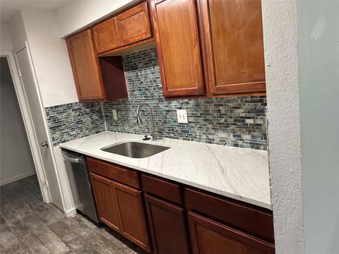Photo of 9700 Leawood Boulevard #1407, Houston, TX 77099 (MLS # 30158769)