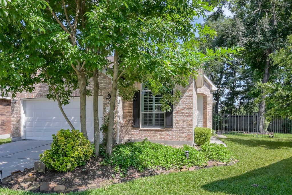 Photo of 2 Gleneden Court, Conroe, TX 77384 (MLS # 36108807)