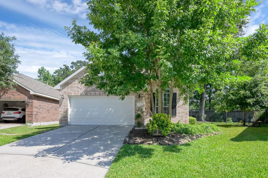 Photo of 2 Gleneden Court, Conroe, TX 77384 (MLS # 36108807)