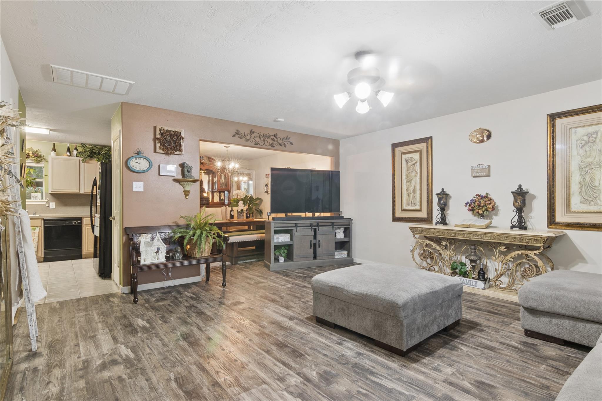 7806 Tamora Lane